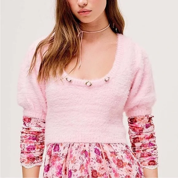 For Love & Lemons Anastasia
Carnation Cropped Sweater Size
XXS - Picture 1 of 7